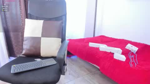 Mia Milf online show from March 13, 2026, 10:16 pm