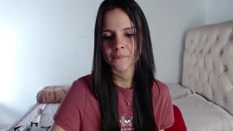 Snapshot of miarobinn_ chatting on December 3, 2024, 2:27 pm miarobinn_ online show from December 3, 2024, 2:27 pm