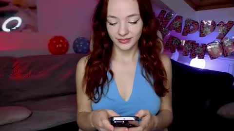 Mia online show from November 22, 2025, 3:27 am