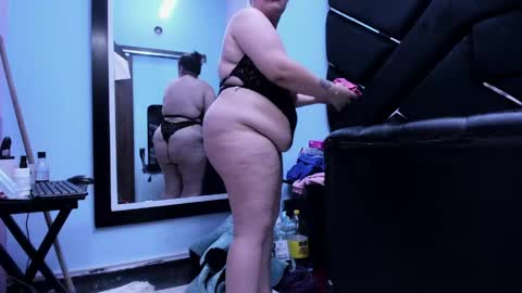 MiaRouse online show from April 22, 2026, 9:22 am