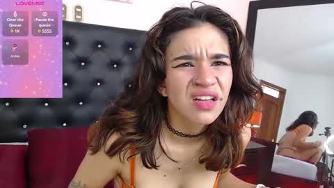 miascarlet_16 online show from September 19, 2025, 1:34 pm