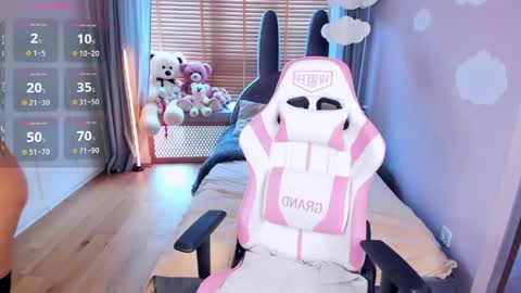 Miayna Silk online show from April 9, 2026, 10:09 am