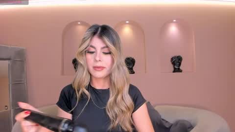 Snapshot of miasilvax chatting on May 28, 2026, 11:18 am Mia Silva online show from May 28, 2026, 11:18 am