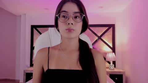 Mia online show from February 23, 2025, 8:44 pm