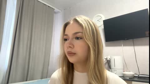 Snapshot of miasuszynski chatting on February 17, 2026, 1:07 pm Milana online show from February 17, 2026, 1:07 pm