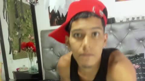 Mariana  online show from October 19, 2025, 1:23 pm