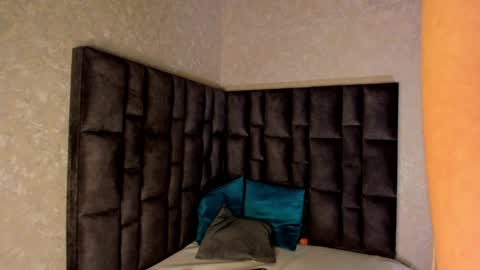 Mia Villalobos online show from January 14, 2025, 2:50 am