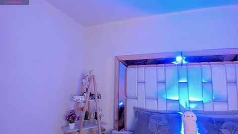 Mia Villalobos online show from January 25, 2025, 4:46 pm