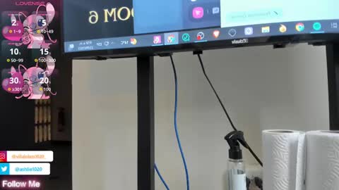 Mia Villalobos online show from September 23, 2025, 11:57 am