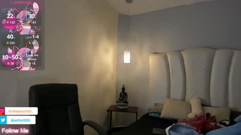 Mia Villalobos online show from October 1, 2025, 12:00 pm