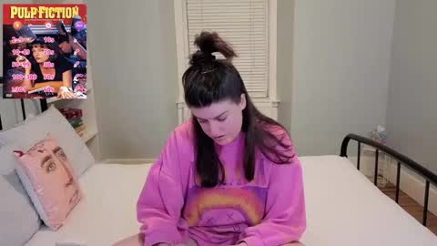 Mia  online show from April 6, 2026, 9:38 pm