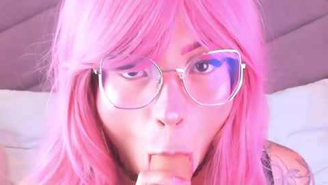 MiaWeiss online show from March 24, 2026, 8:58 pm