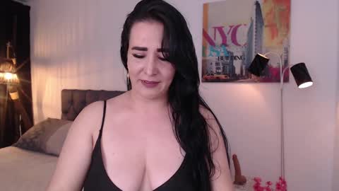 Snapshot of miawilson_1 chatting on January 17, 2025, 5:42 am Mia Wilson online show from January 17, 2025, 5:42 am