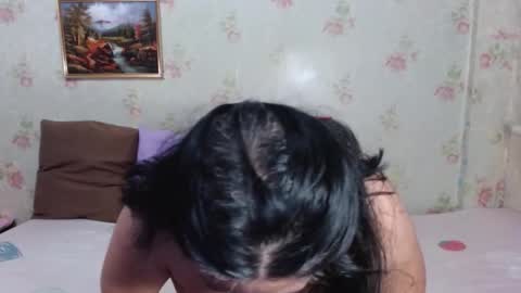 micasantos online show from September 14, 2025, 2:11 am