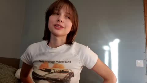 Luna online show from September 24, 2025, 2:42 pm