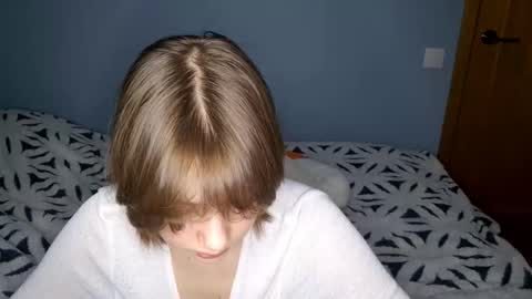 Luna online show from November 6, 2025, 1:23 pm