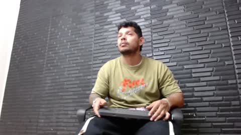 Michael Daviss online show from February 6, 2025, 2:26 pm