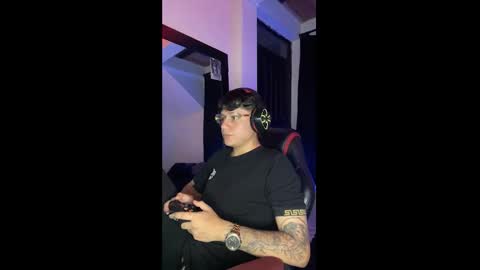 michael independent model  online show from December 6, 2024, 10:19 pm