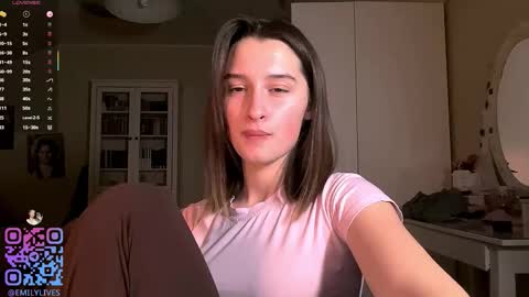 Emily online show from December 5, 2025, 2:14 pm