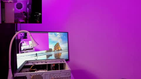 Snapshot of michael_wolfborn chatting on December 4, 2024, 2:48 pm Michael online show from December 4, 2024, 2:48 pm