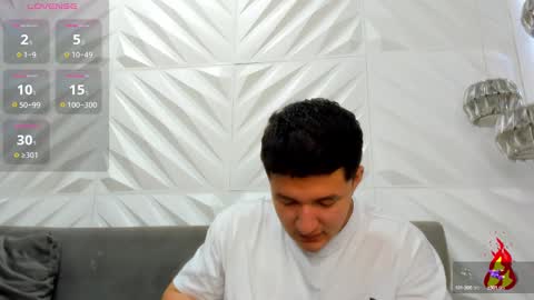 Snapshot of michaelconnor_ chatting on December 26, 2024, 11:54 am MichaelConnor online show from December 26, 2024, 11:54 am