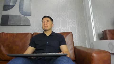 Snapshot of michaelconnor_ chatting on January 3, 2025, 11:46 am MichaelConnor online show from January 3, 2025, 11:46 am