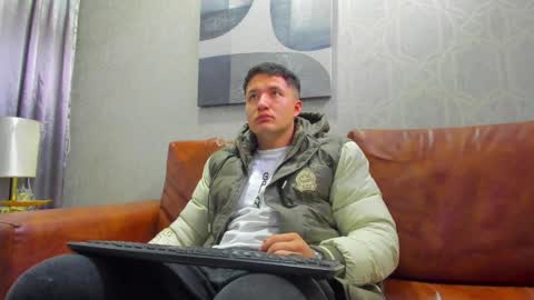 Snapshot of michaelconnor_ chatting on January 4, 2025, 12:27 pm MichaelConnor online show from January 4, 2025, 12:27 pm