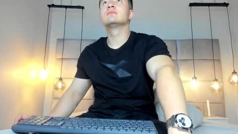 Snapshot of michaelconnor_ chatting on January 15, 2025, 11:32 am MichaelConnor online show from January 15, 2025, 11:32 am