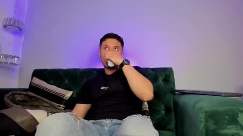 Snapshot of michaelconnor_ chatting on February 8, 2025, 12:17 pm MichaelConnor online show from February 8, 2025, 12:17 pm