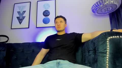 Snapshot of michaelconnor_ chatting on February 18, 2025, 12:39 pm MichaelConnor online show from February 18, 2025, 12:39 pm