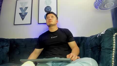 Snapshot of michaelconnor_ chatting on February 18, 2025, 6:47 pm MichaelConnor online show from February 18, 2025, 6:47 pm