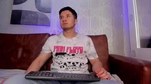 Snapshot of michaelconnor_ chatting on February 19, 2025, 11:49 am MichaelConnor online show from February 19, 2025, 11:49 am