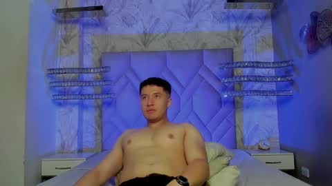 Snapshot of michaelconnor_ chatting on February 25, 2025, 12:24 pm MichaelConnor online show from February 25, 2025, 12:24 pm