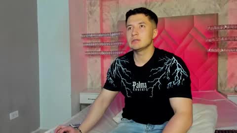 Snapshot of michaelconnor_ chatting on February 27, 2025, 12:02 pm MichaelConnor online show from February 27, 2025, 12:02 pm