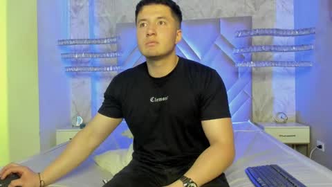 Snapshot of michaelconnor_ chatting on February 28, 2025, 3:26 pm MichaelConnor online show from February 28, 2025, 3:26 pm