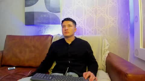 Snapshot of michaelconnor_ chatting on March 1, 2025, 12:45 pm MichaelConnor online show from March 1, 2025, 12:45 pm