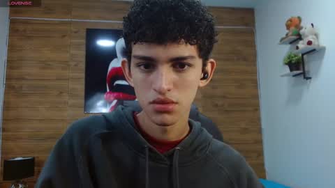 michaelkoiv online show from December 3, 2025, 12:14 pm