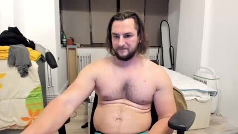 michaelragnar90 online show from November 10, 2025, 5:34 pm