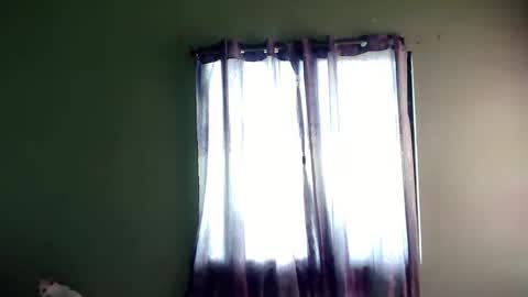 My name is Kel 18. 53 short and petite... online show from March 1, 2025, 8:34 am