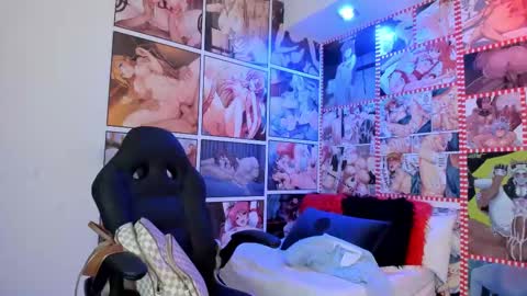 michel_lopez18 online show from February 15, 2025, 10:55 am