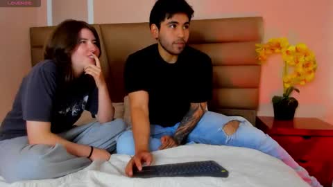 MichelandChris online show from November 25, 2025, 2:28 pm