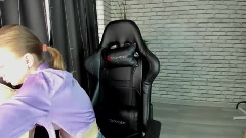 Snapshot of michelle_blond chatting on March 9, 2025, 7:01 am michelle_blond online show from March 9, 2025, 7:01 am