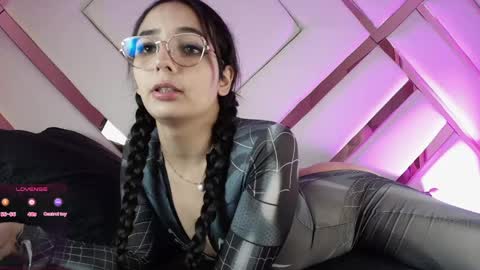 michelle_cutee_ online show from June 5, 2026, 9:53 pm