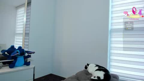 MICHELLE online show from September 23, 2025, 9:29 pm