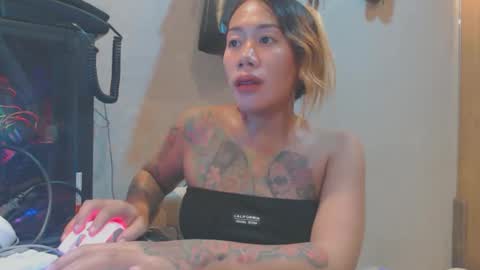 Snapshot of michelle_ux chatting on November 17, 2025, 7:03 am michelle_ux online show from November 17, 2025, 7:03 am