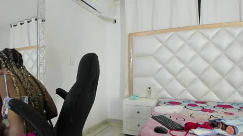 michelleblair1 online show from April 13, 2026, 12:54 pm