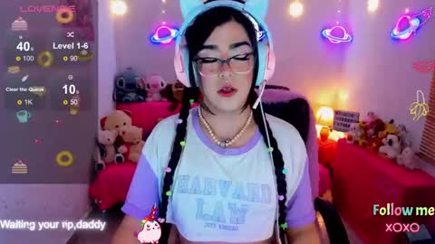   online show from October 9, 2025, 9:13 pm