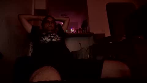 Snapshot of mick_gee chatting on April 5, 2026, 1:36 am mick_gee online show from April 5, 2026, 1:36 am