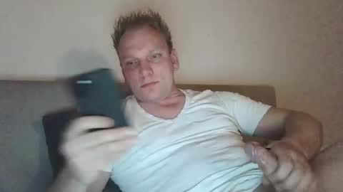 mickkxl online show from December 12, 2024, 8:53 pm