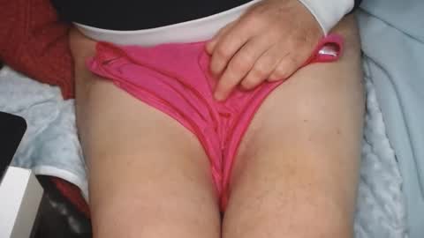 tinypenis online show from December 1, 2025, 4:12 pm